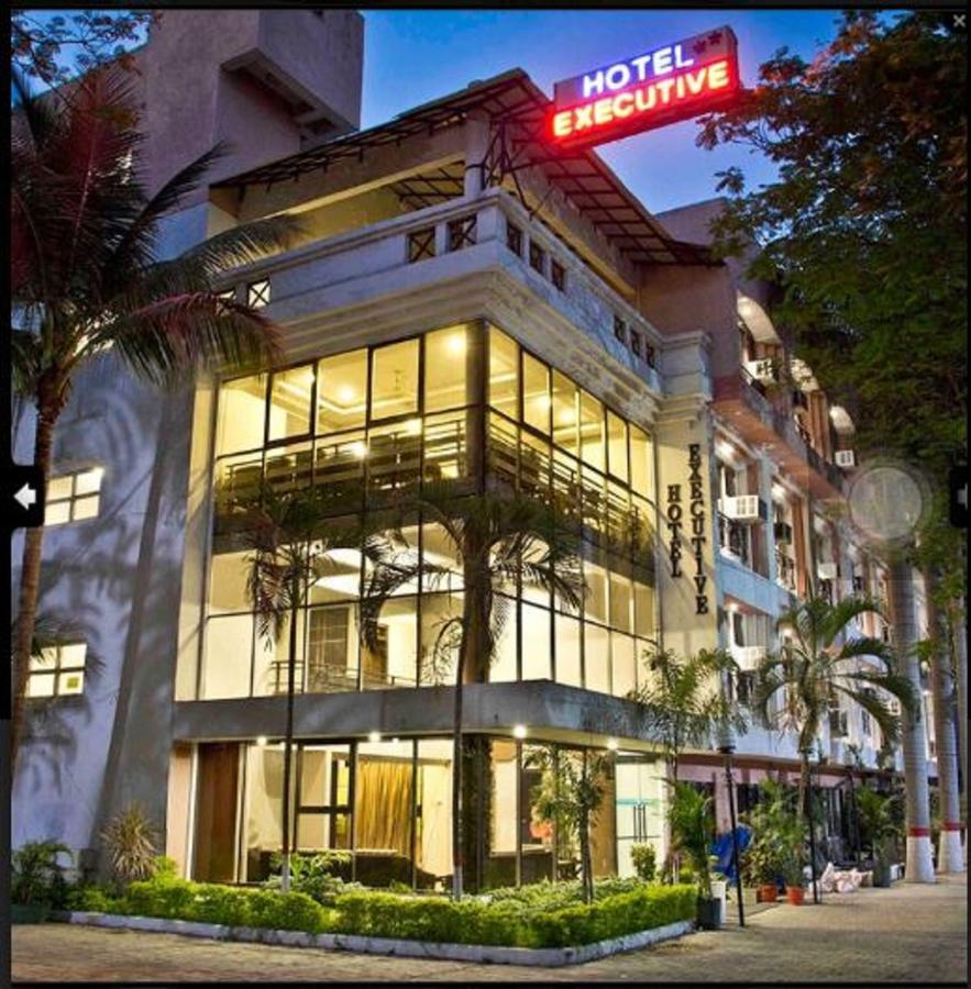 Hotel Executive Surate Exterior foto