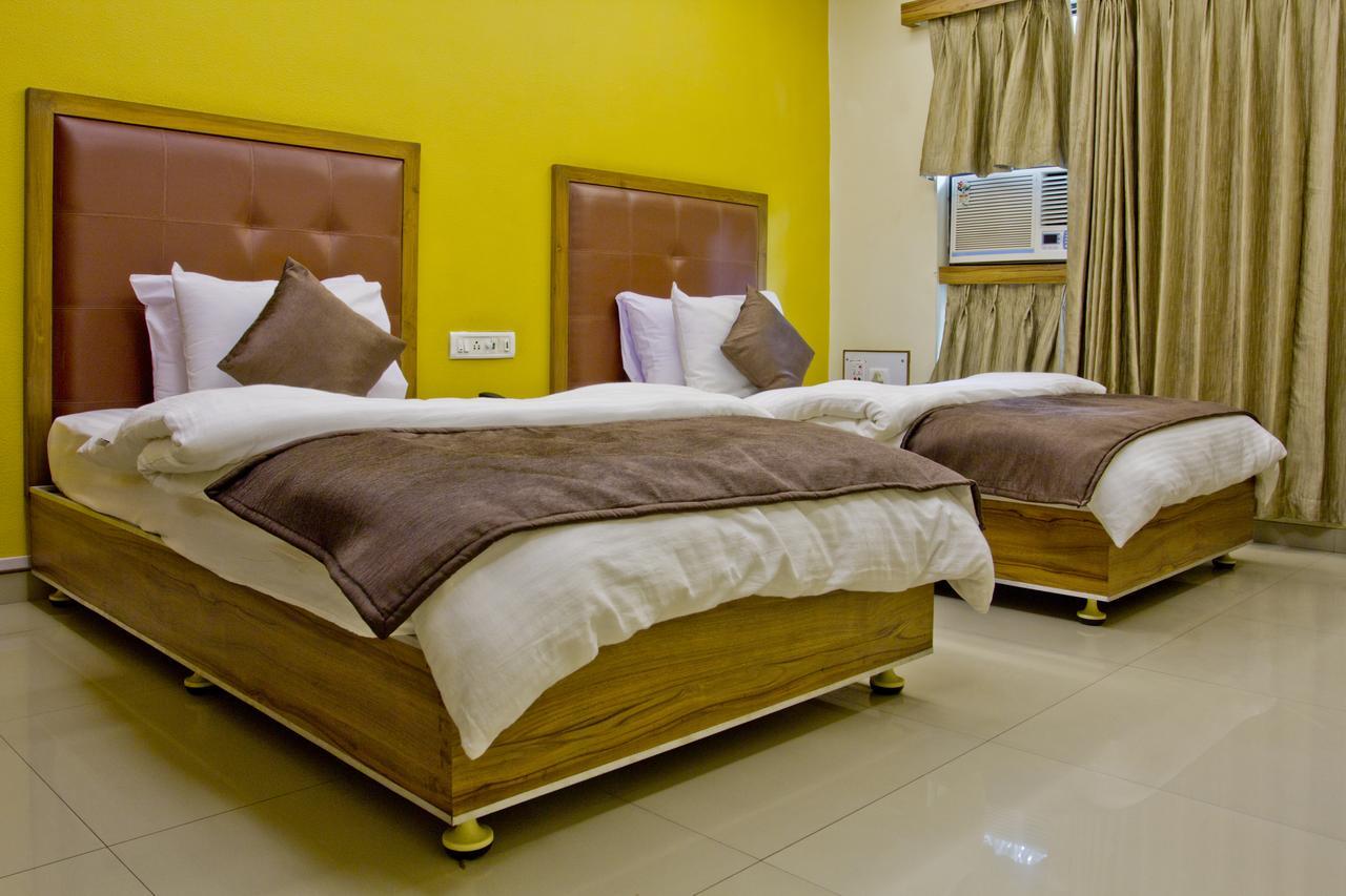Hotel Executive Surate Exterior foto